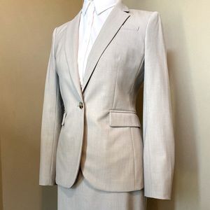 BR LIKE NEW Light Summer Three Piece Suit.